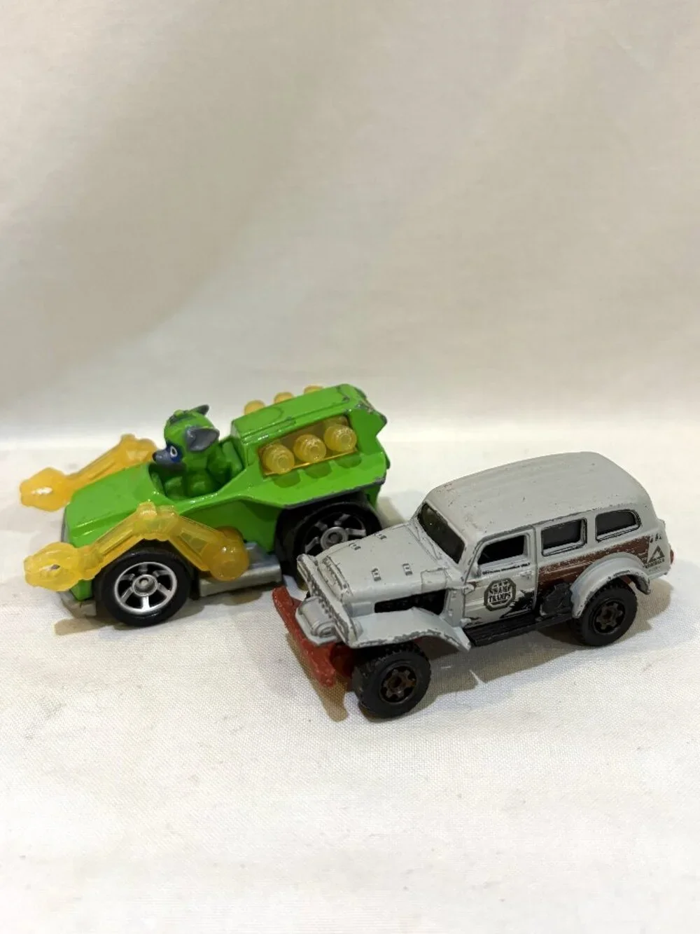 Set of 2 Miniature Vehicle Models Matchbox Jungle Crawler & Paw Patrol Mighty